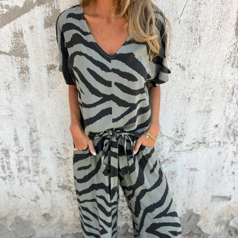 🦓 Dvodelni komplet z zebrastim potiskom za ženske!