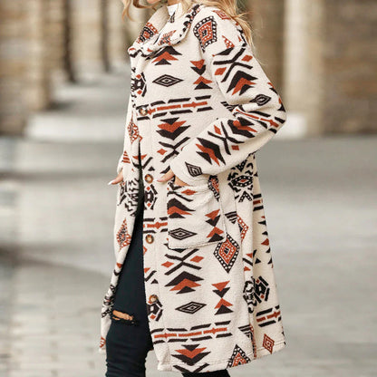 Ženska plaža z nadvojem