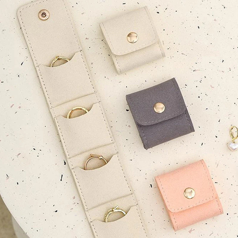 💎Zložljiv žametni organizator za nakit – kompakten, eleganten in potovalno prijazen dizajn z varnim zapiranjem na pritisk