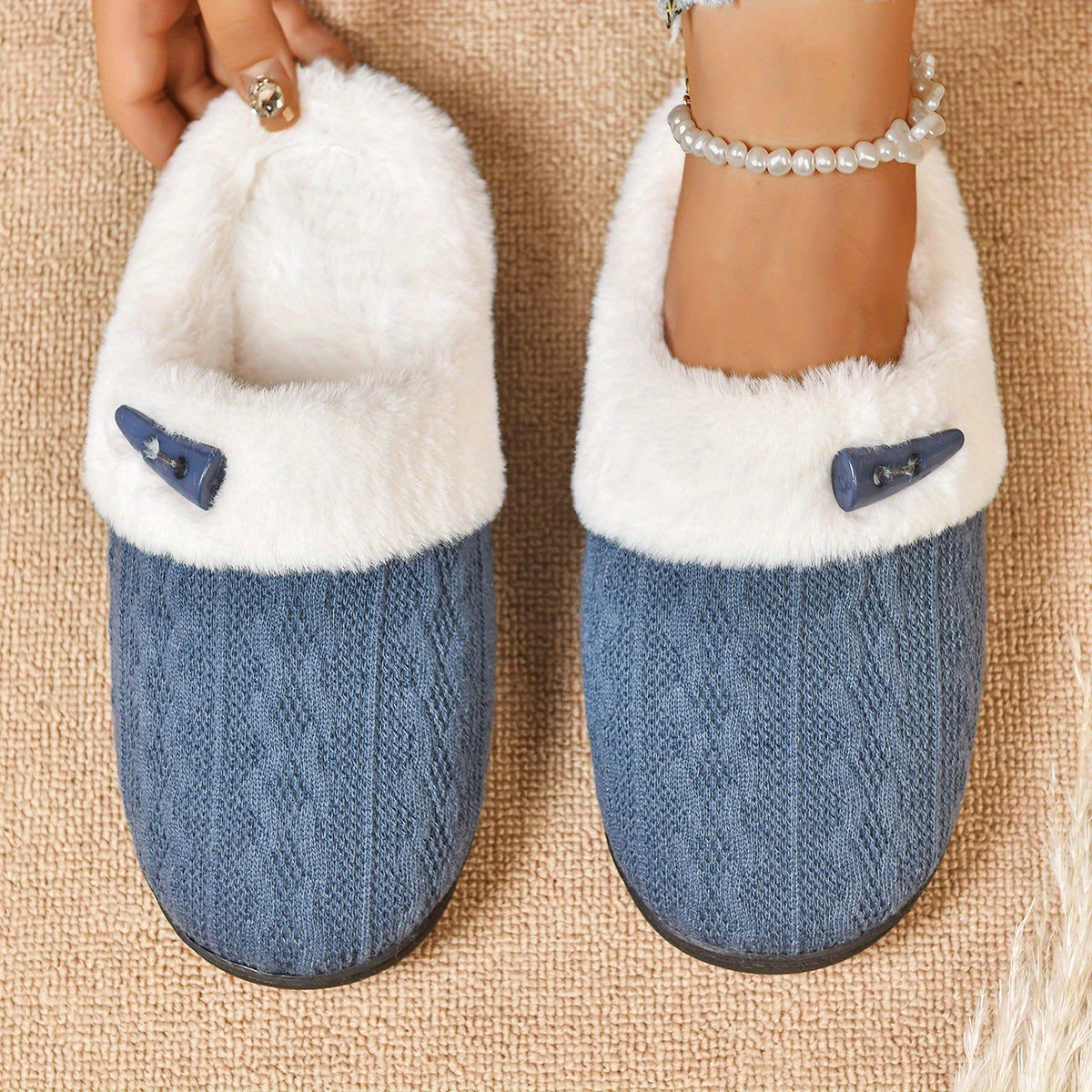 【🧦 Naj vam toplina in udobje v zaprtih prostorih ves dan pridejo prav!】Plišasti copati za notranje prostore s flis podlogo za toploto