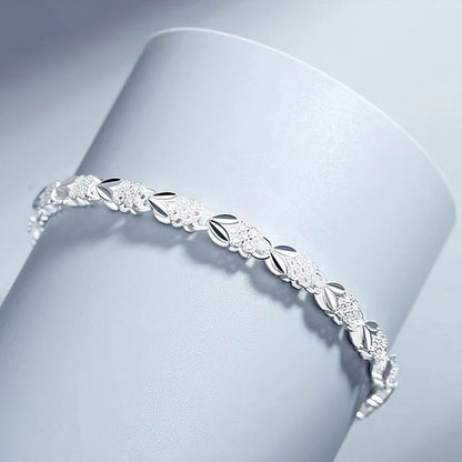 【🔥Kupite 1 dobite 1 gratis🔥】Elegantna zapestnica s sijočo deteljico