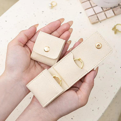 💎Zložljiv žametni organizator za nakit – kompakten, eleganten in potovalno prijazen dizajn z varnim zapiranjem na pritisk