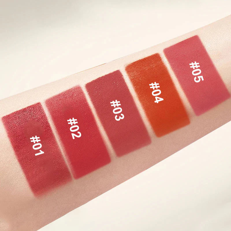 ✨ Dolgotrajna šminka s nawilževalno formulo: Intenzivni kolor + nega za gladke ustnice!