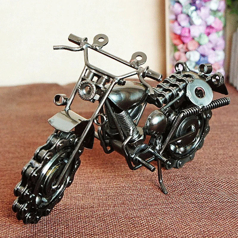 🏍️ Vintage železni motor – unikat za tvoj dom zdaj! 😎