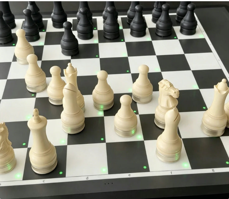 ♟️ Magnetni šah s zložljivo desko – igrajte kjerkoli! ✨