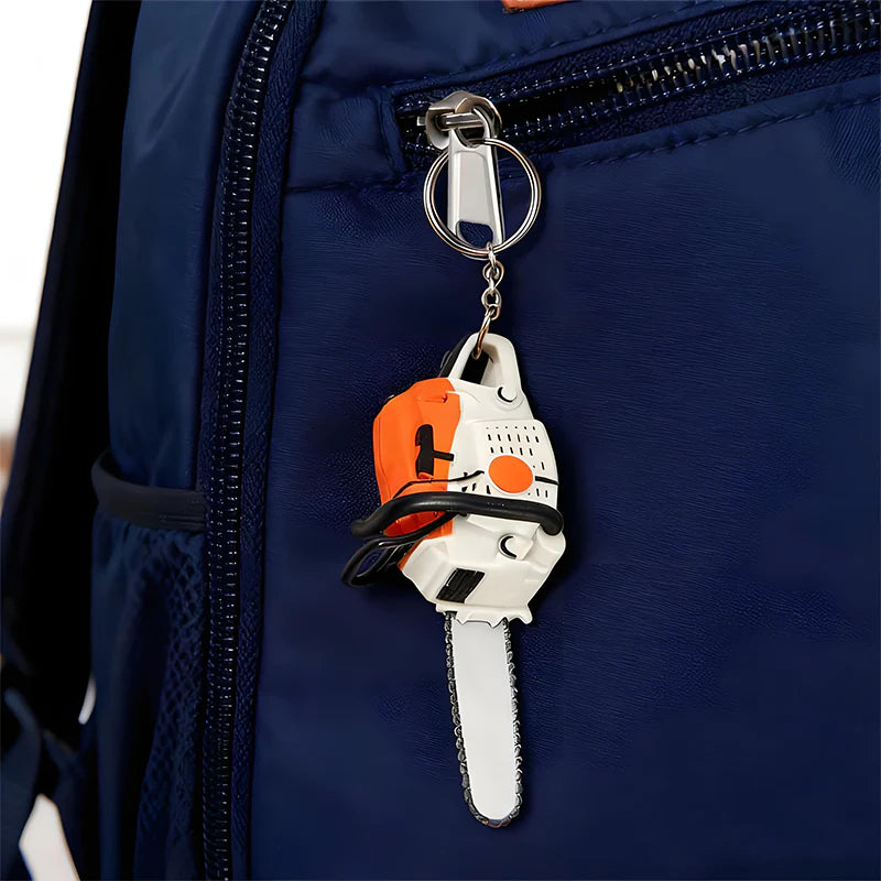 🪚 Miniaturni Model Motorne Žage 1:12 – Avtentičnost Za Diorame In Zbirke! 🎀