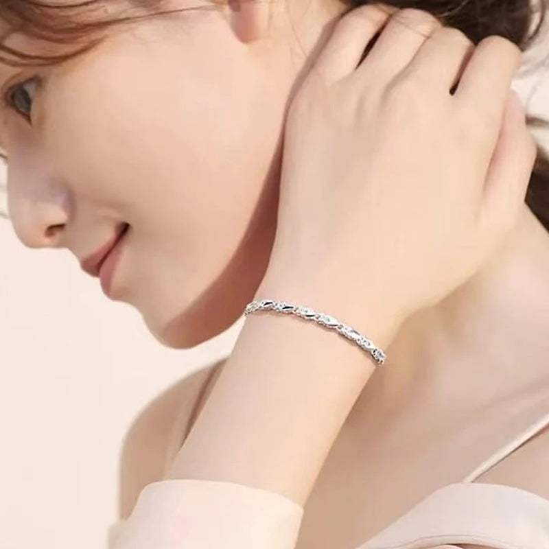 【🔥Kupite 1 dobite 1 gratis🔥】Elegantna zapestnica s sijočo deteljico